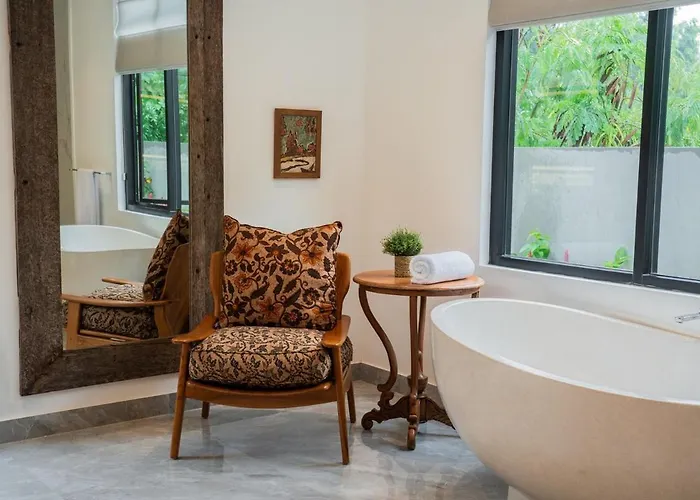 Villa Bulle Jimbaran, Pool, Patio & Nusa Dua Jimbaran (Bali)