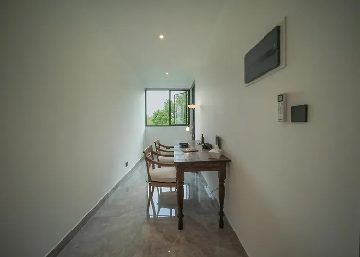 Bulle Jimbaran, Pool, Patio & Nusa Dua Villa